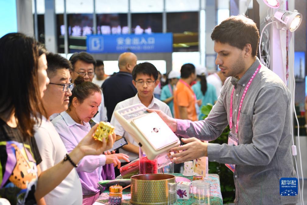吆發娱乐app